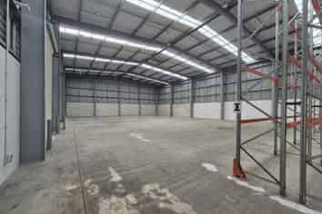 Premier Industrial Facility in Dakota Park