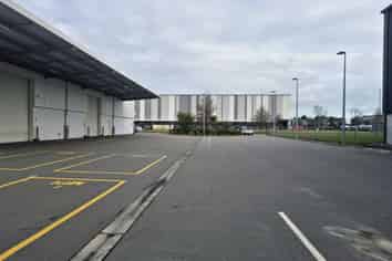 Premier Industrial Facility in Dakota Park