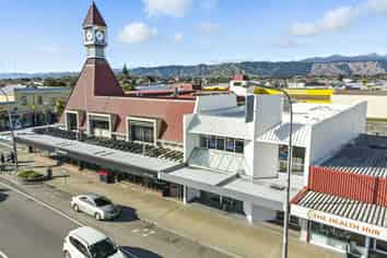 Flagship leasing opportunity