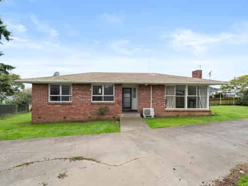 10 Leonard Place, Otara