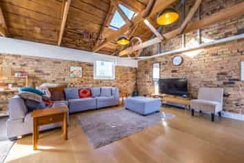 Character Loft Live/Work