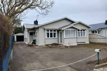 17 Shamrock Street, Takaro