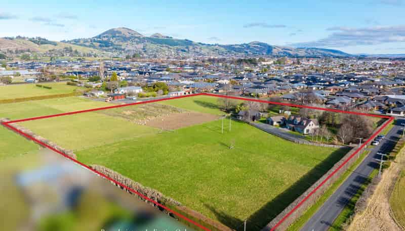 8 Rutherford Road, Mosgiel