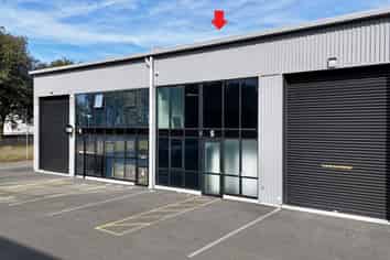 Papamoa commercial unit with versatile potential