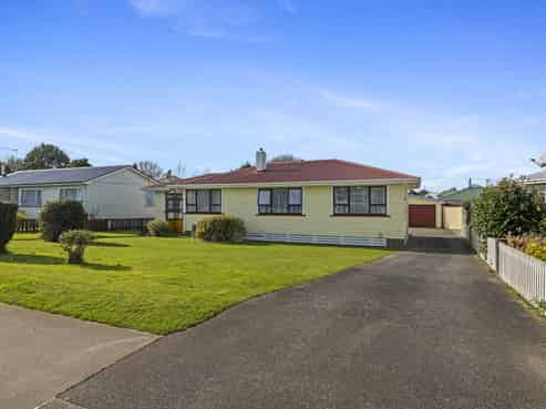 82 High Street, Eltham