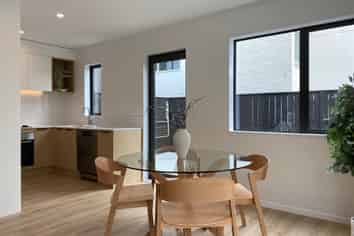 3 Hochstetter, Stonefields