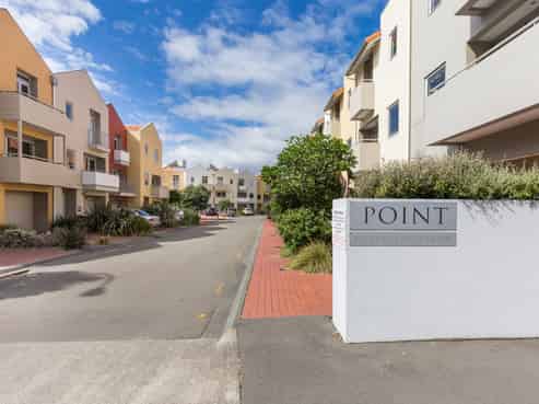 57/305 Evans Bay Parade, Hataitai