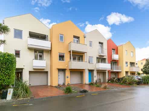 57/305 Evans Bay Parade, Hataitai