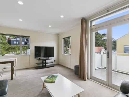 57/305 Evans Bay Parade, Hataitai