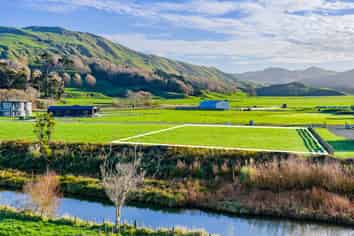 52 Punawaitai Road, Pourerere