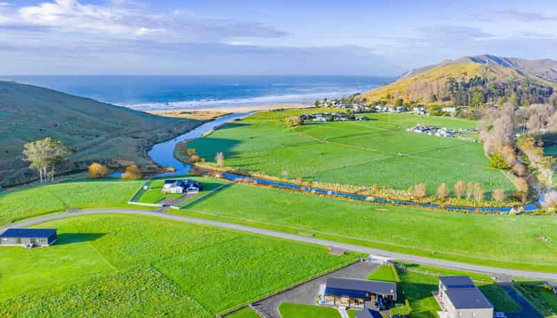 52 Punawaitai Road, Pourerere