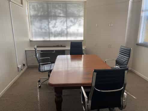 Office/retail space with great parking - Rangiora