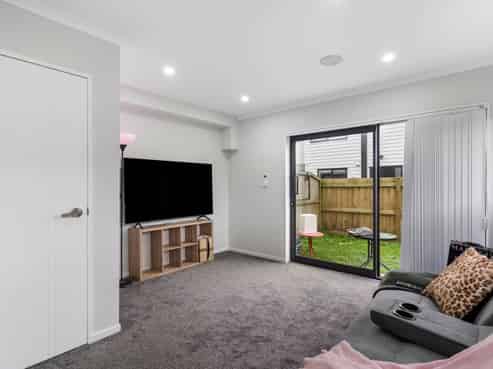 17E Brightwell Street, Papakura