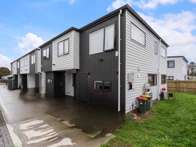17E Brightwell Street, Papakura