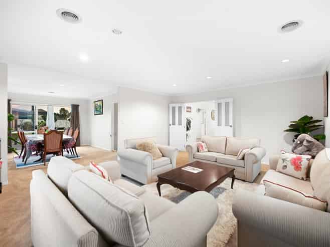 19 Palliser Drive, Huntington