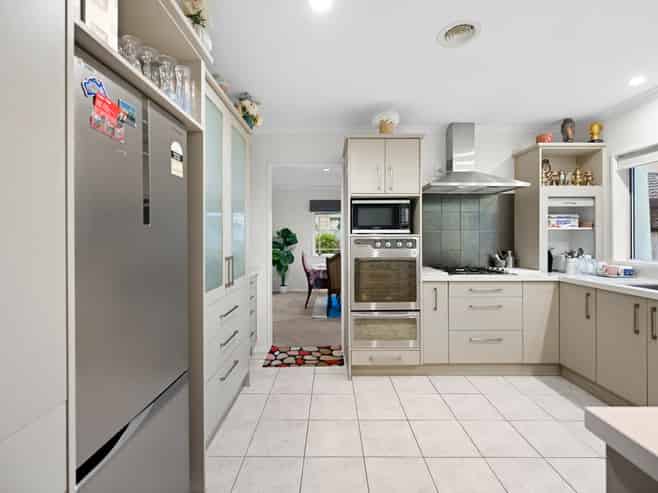 19 Palliser Drive, Huntington