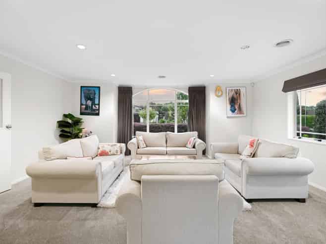 19 Palliser Drive, Huntington