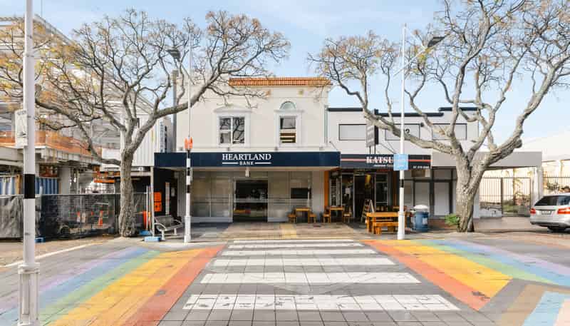 24 Devonport Road, Tauranga Central