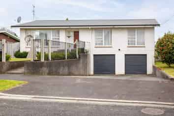 39 Springfield Crescent, Enderley