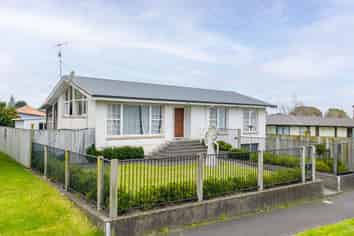 39 Springfield Crescent, Enderley