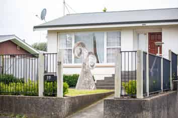 39 Springfield Crescent, Enderley