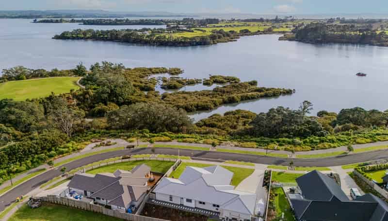 32 Omahuru Road, Glenbrook