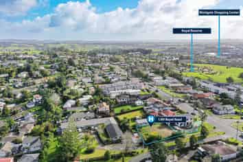 1/89 Royal Road, Massey