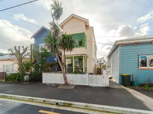 24 Luxford Street, Berhampore