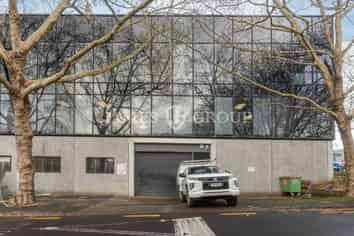 Rare 343sqm City Fringe Warehouse | Stud 3.7m