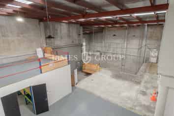 FREEMANS BAY OFFICE + WAREHOUSE