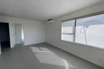66 Mera Road, Algies Bay