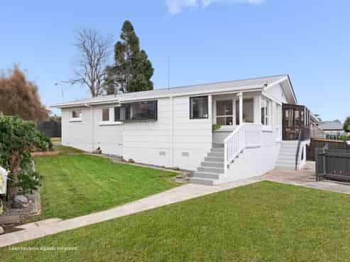 2 Novella Place, Brookfield