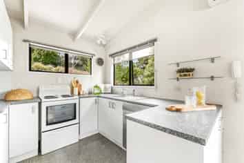 5a Rangimaarie Crescent, Snells Beach