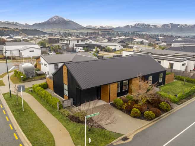46 Marbleleaf Lane, Albert Town