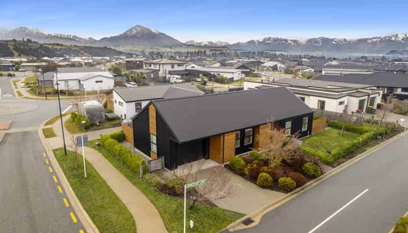 46 Marbleleaf Lane, Albert Town