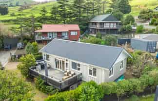 11 Haywards Lane, Duvauchelle