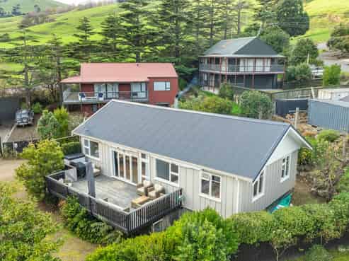 11 Haywards Lane, Duvauchelle