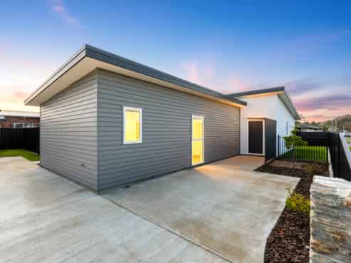 142 Parsons Street, Springvale