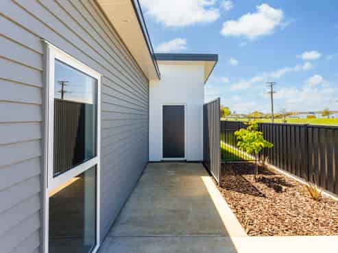 142 Parsons Street, Springvale