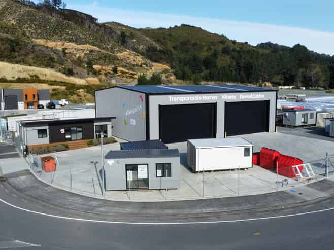 Polished High Stud Warehouse + Secure Yard