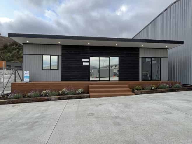 Polished High Stud Warehouse + Secure Yard