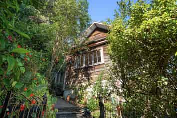 8 St Johns Drive, Nelson South