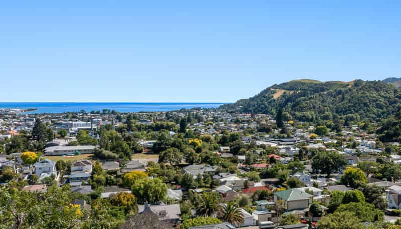 8 St Johns Drive, Nelson South