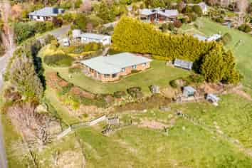86 Totara View Road, Wakefield