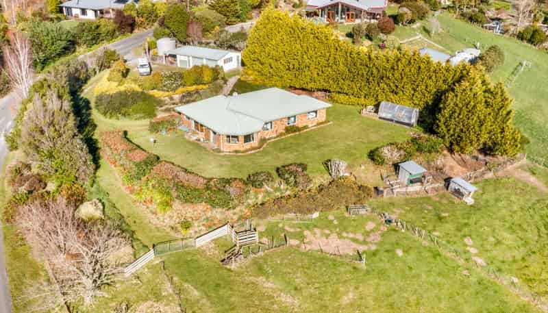 86 Totara View Road, Wakefield