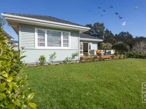 29 Cambridge Road, Riverhead