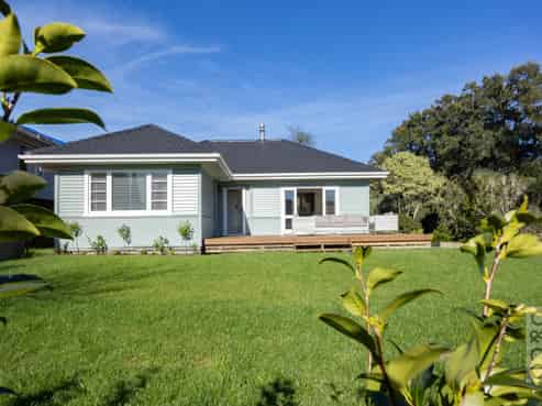 29 Cambridge Road, Riverhead