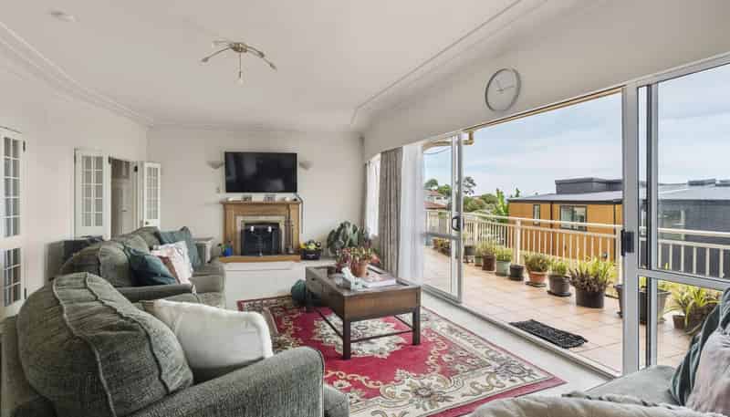 49 Hilltop Road, Flat Bush