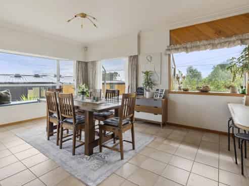 49 Hilltop Road, Flat Bush