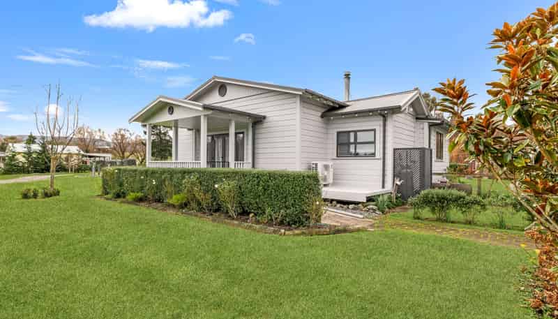 100 Cole Street, Dannevirke